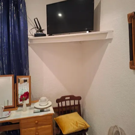 No 1 Couette-café *